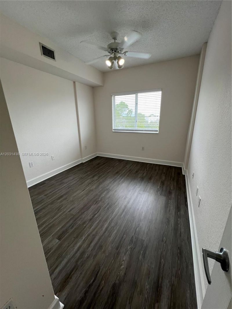 6001 SW 70th St , Unit 545, South Miami, FL 33143 Photo
