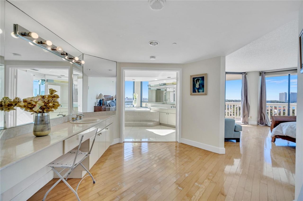 2000 Island Blvd , Unit 806, Aventura, FL 33160 Photo