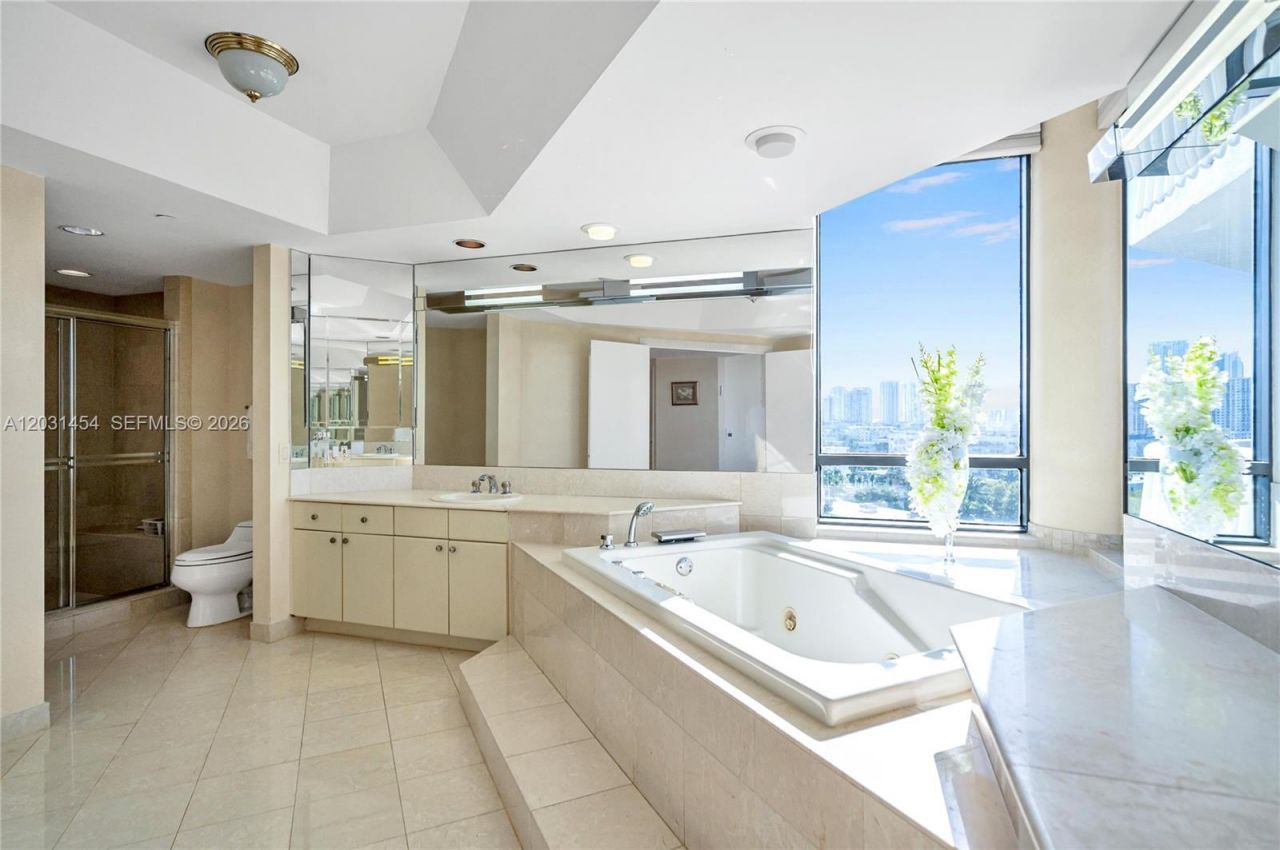 2000 Island Blvd , Unit 806, Aventura, FL 33160 Photo