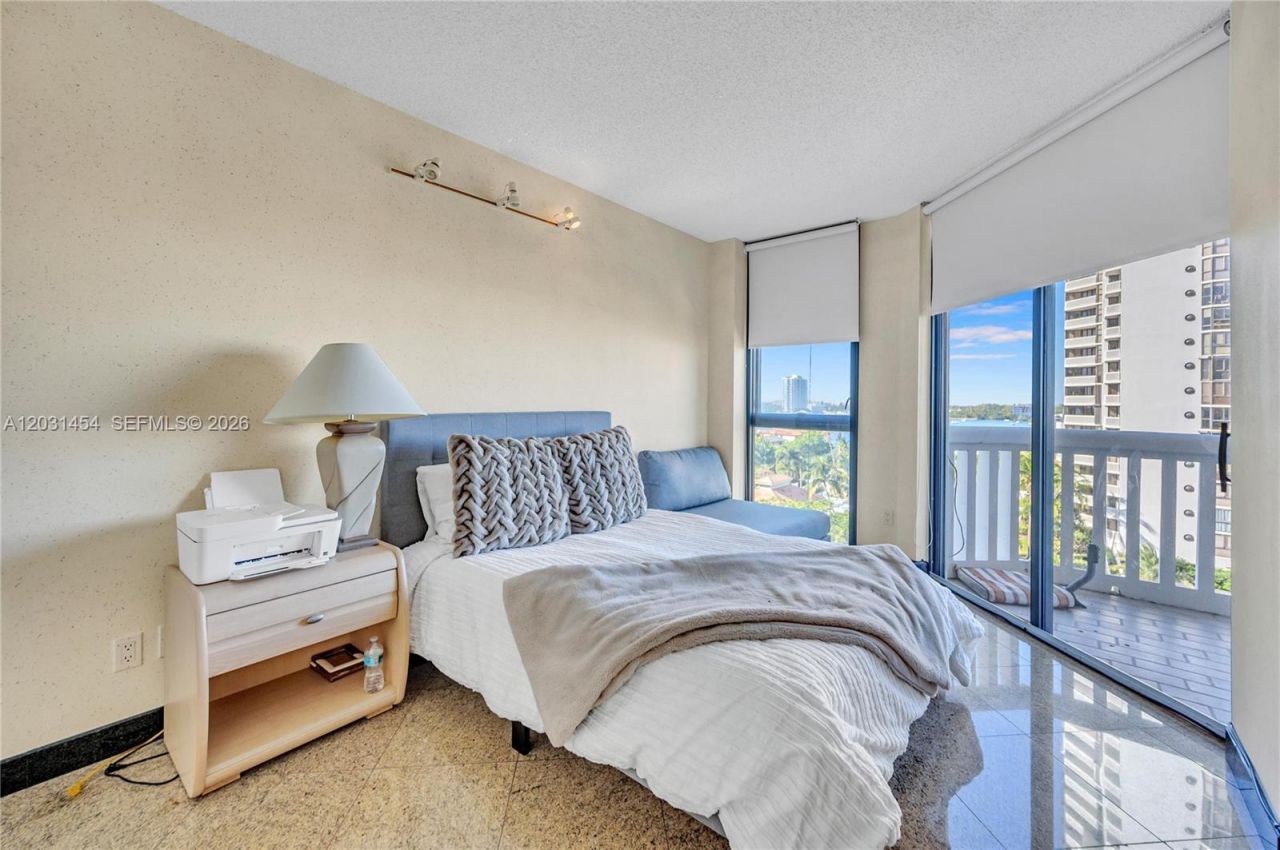 2000 Island Blvd , Unit 806, Aventura, FL 33160 Photo