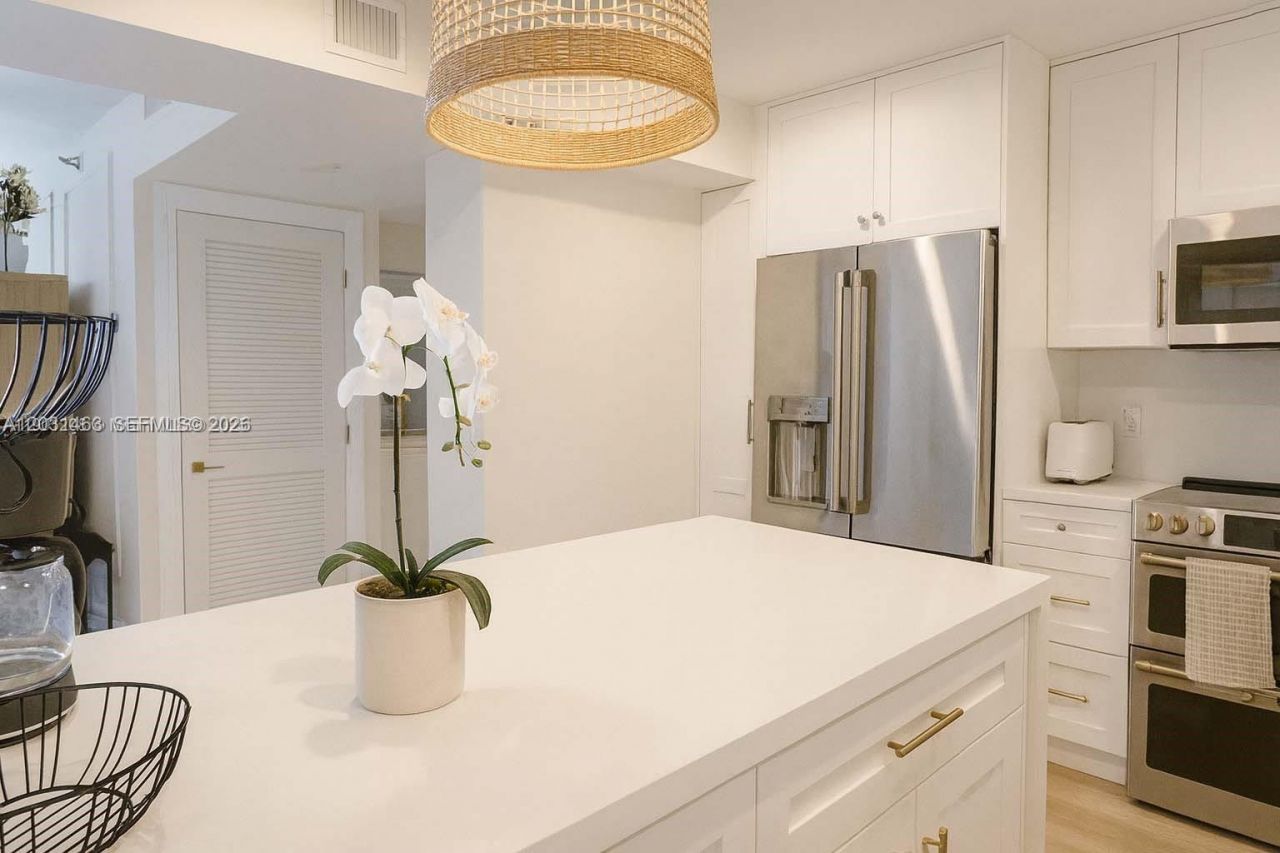 8877 Collins Ave , Unit PH-8, Surfside, FL 33154 Photo