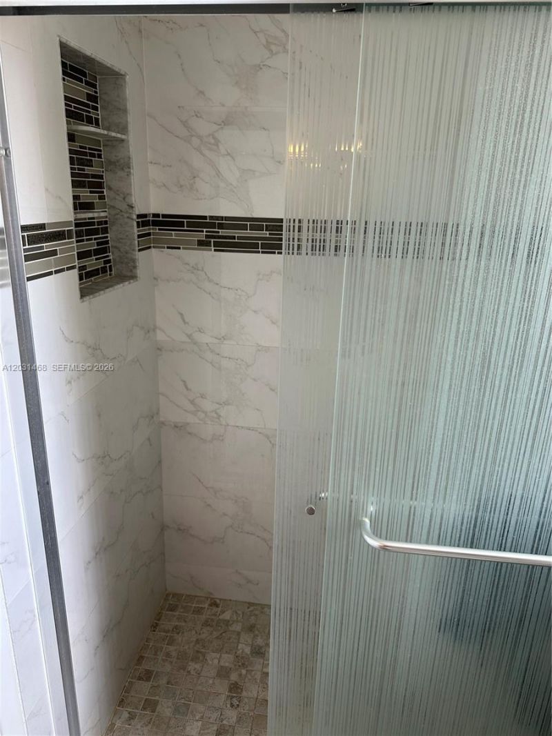 6039 Collins Ave, Unit 728, Miami Beach, FL 33140 Photo