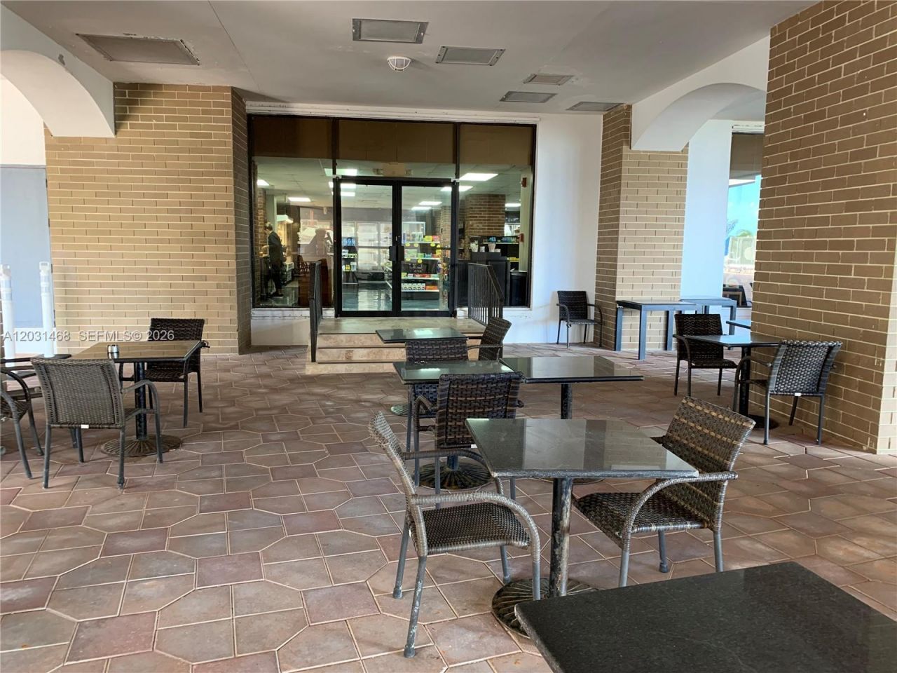 6039 Collins Ave, Unit 728, Miami Beach, FL 33140 Photo