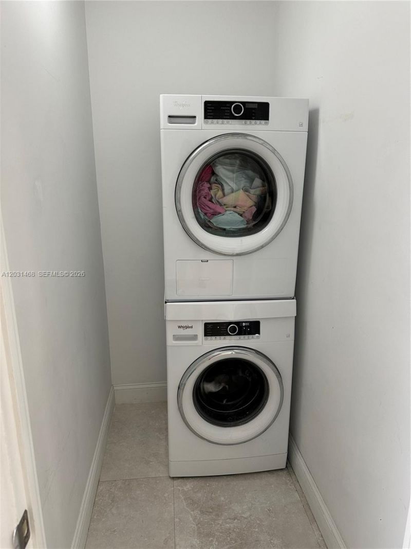 6039 Collins Ave, Unit 728, Miami Beach, FL 33140 Photo
