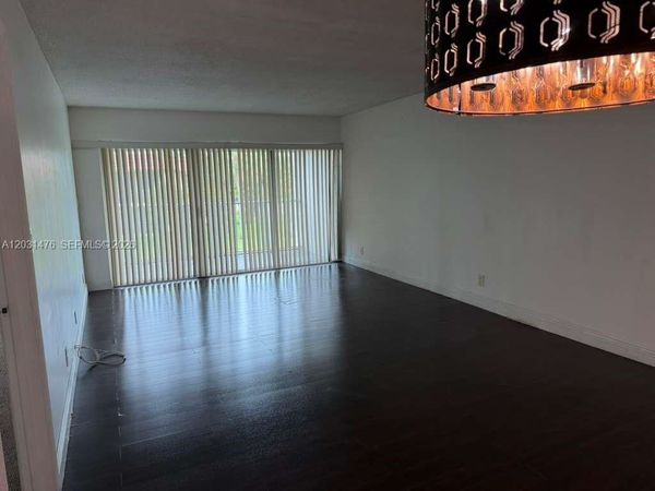 140 Lakeview Dr , Unit 211, Weston, FL 33326