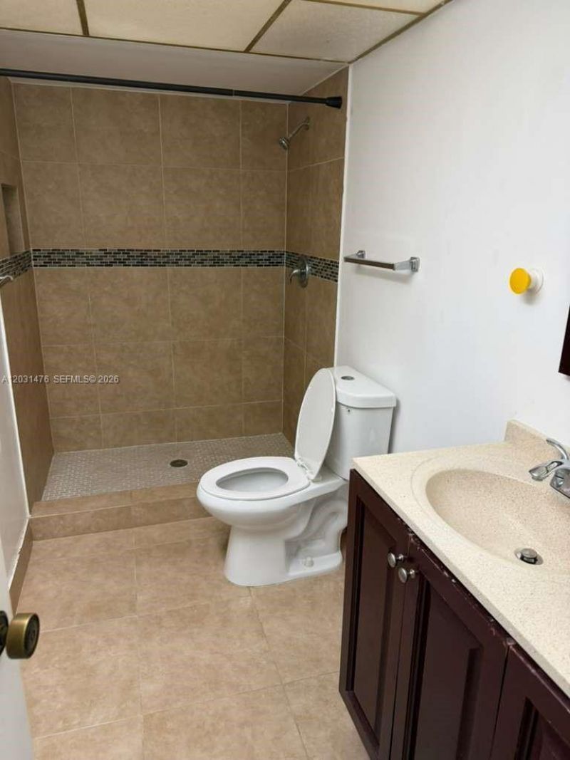 140 Lakeview Dr, Unit 211, Weston, FL 33326 Photo