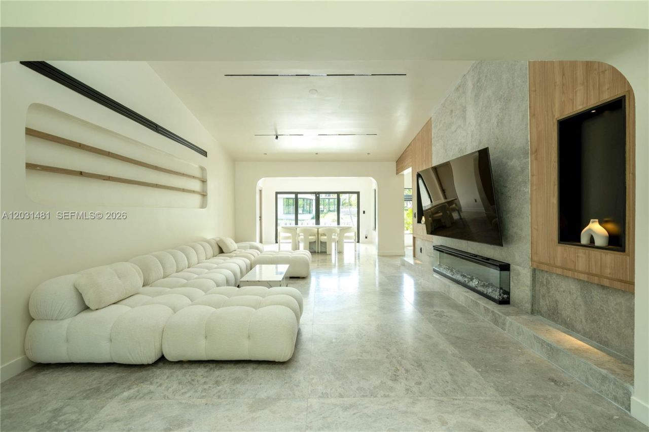 7850 Hawthorne Ave , Miami Beach, FL 33141 Photo