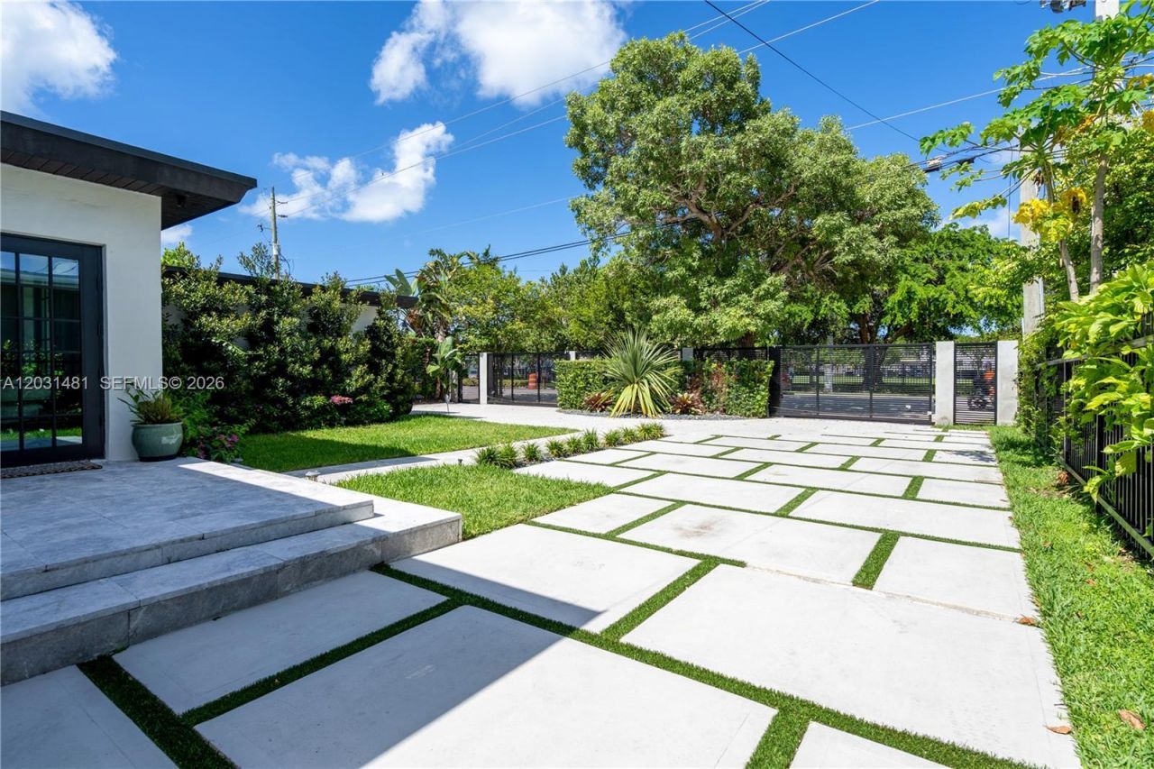 7850 Hawthorne Ave , Miami Beach, FL 33141 Photo
