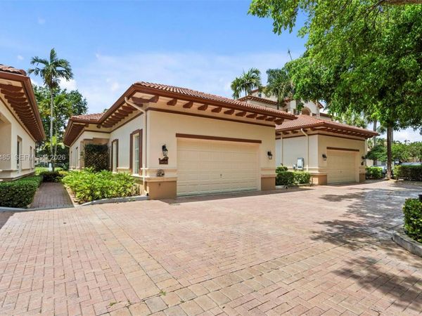 16132 Emerald Estates Dr , Weston, FL 33331