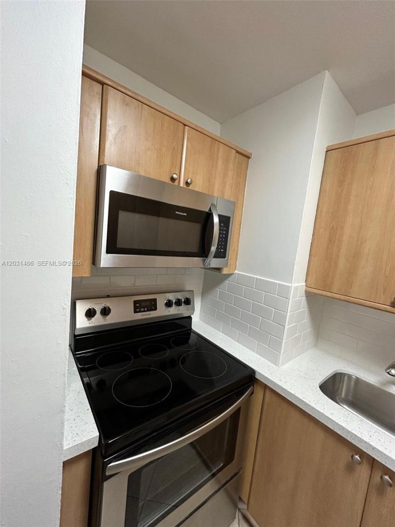 2920 SW 28th Ter , Unit 202, Miami, FL 33133 Photo