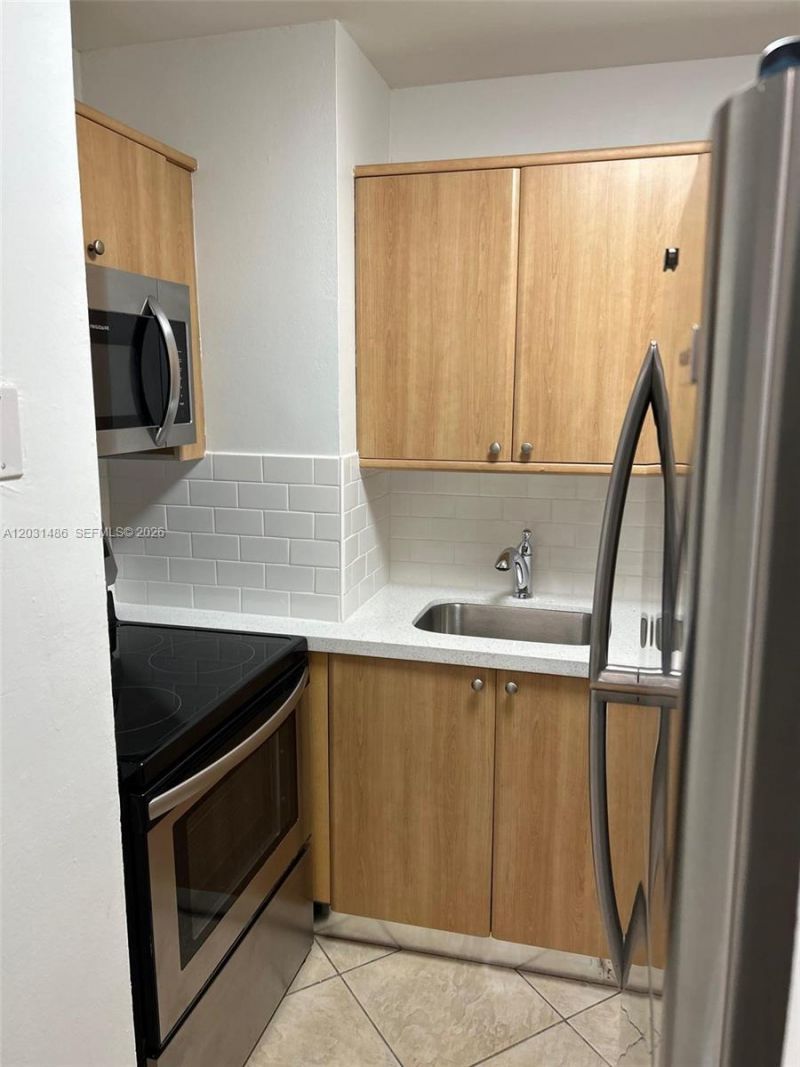 2920 SW 28th Ter , Unit 202, Miami, FL 33133 Photo