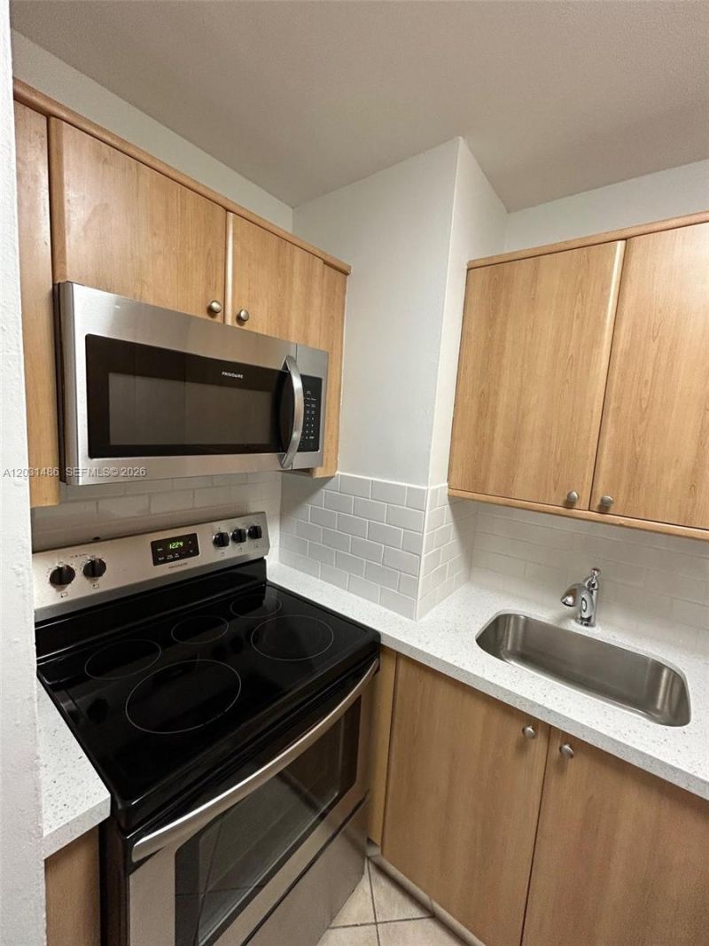 2920 SW 28th Ter , Unit 202, Miami, FL 33133 Photo