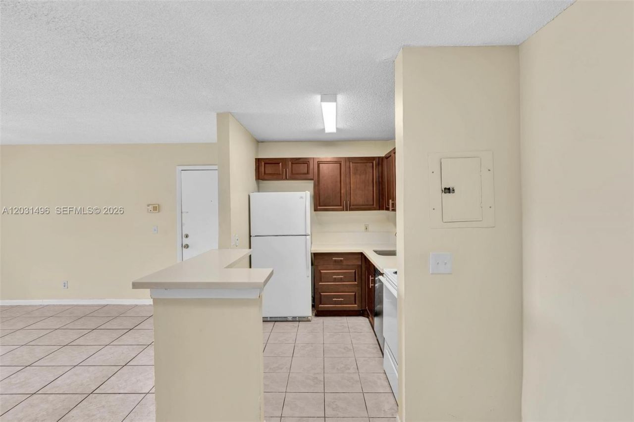 10765 Cleary Blvd , Unit 104, Plantation, FL 33324 Photo