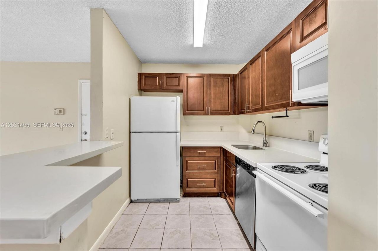 10765 Cleary Blvd , Unit 104, Plantation, FL 33324 Photo