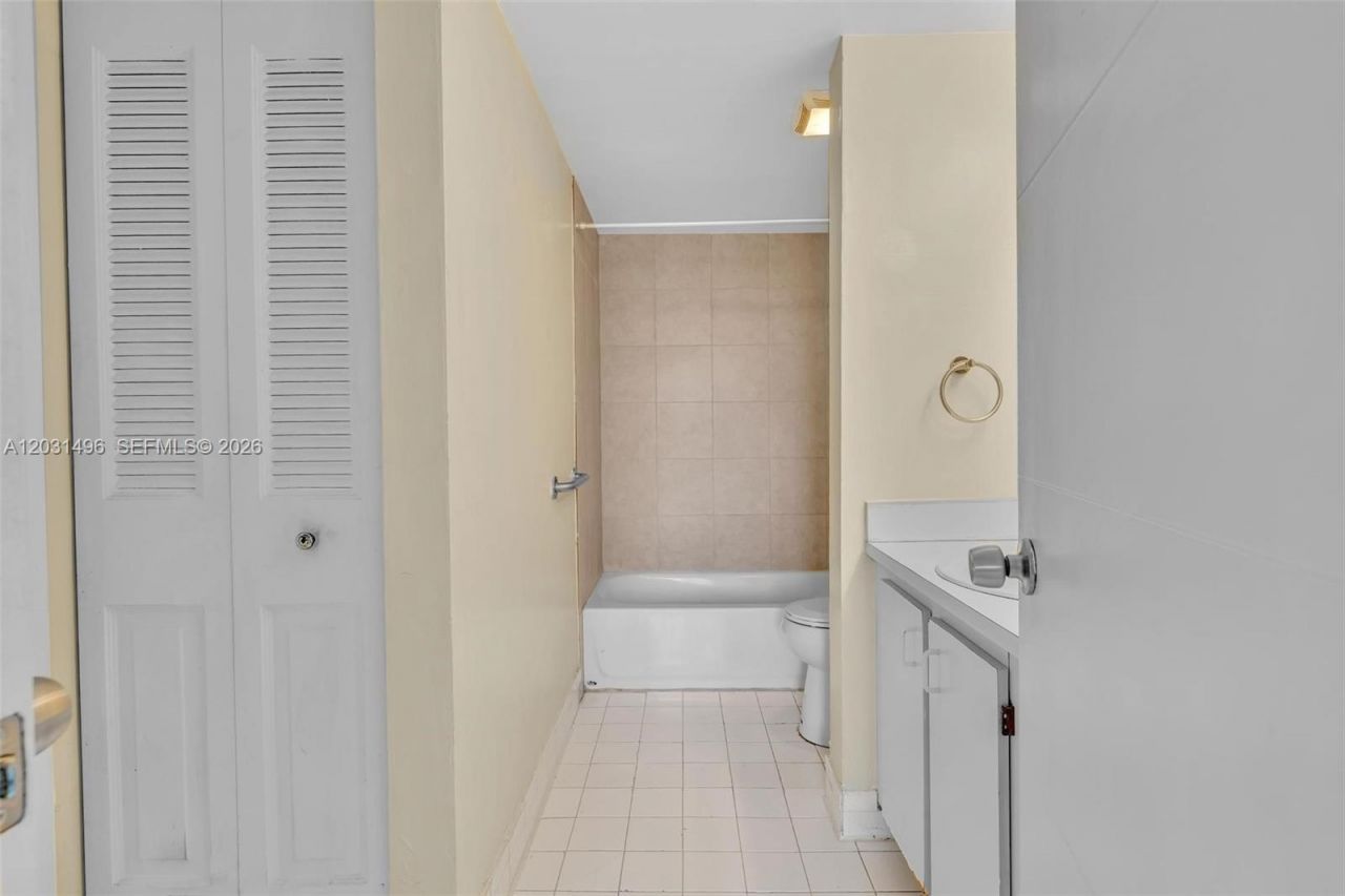 10765 Cleary Blvd , Unit 104, Plantation, FL 33324 Photo