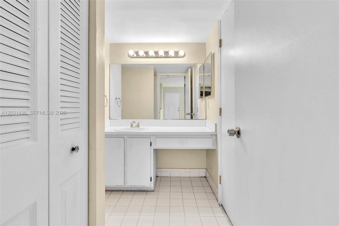 10765 Cleary Blvd , Unit 104, Plantation, FL 33324 Photo
