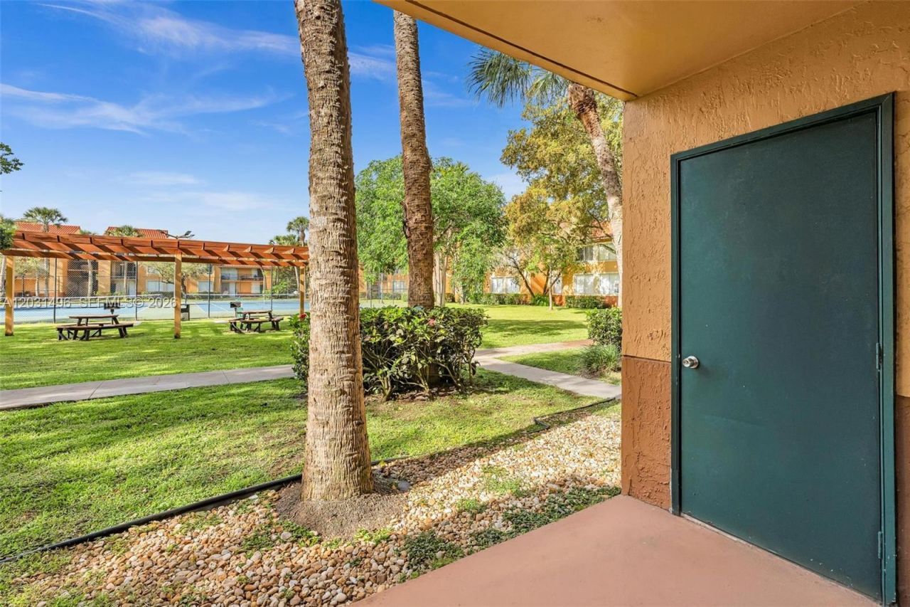 10765 Cleary Blvd , Unit 104, Plantation, FL 33324 Photo