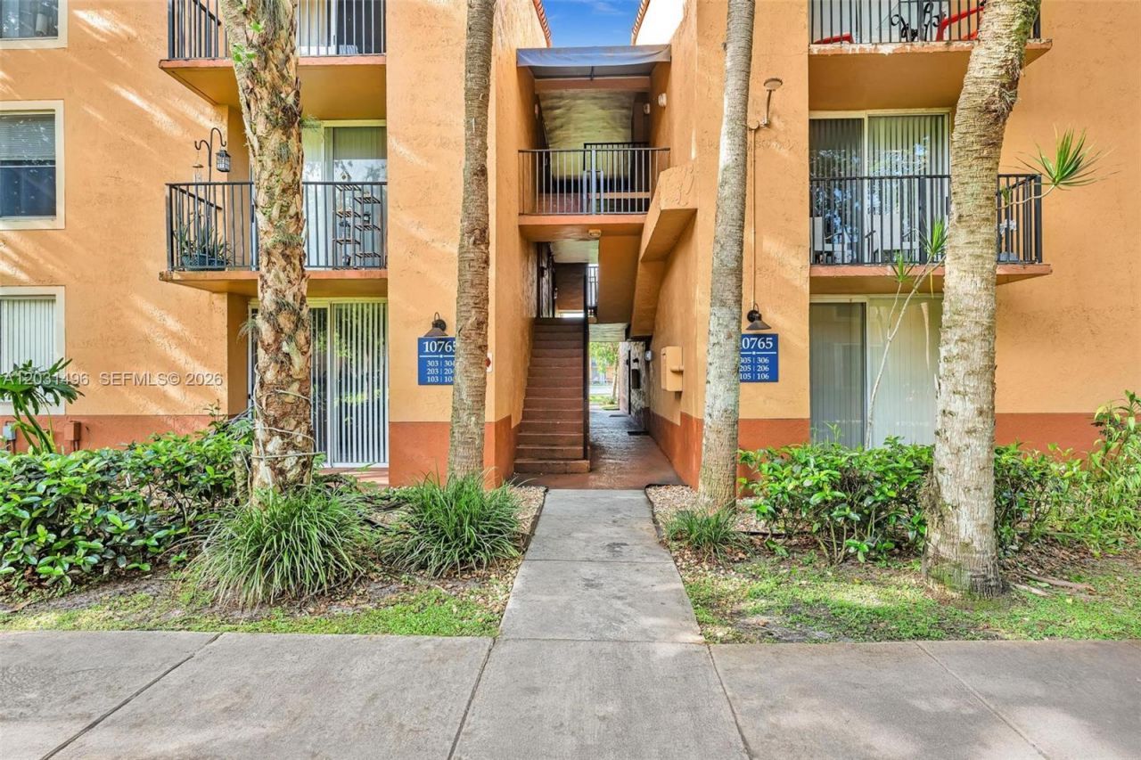 10765 Cleary Blvd , Unit 104, Plantation, FL 33324 Photo