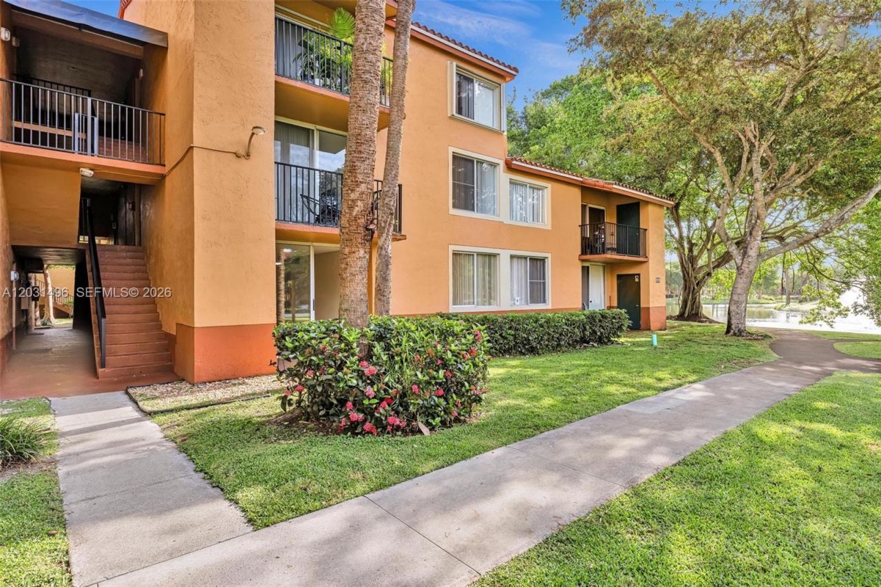10765 Cleary Blvd , Unit 104, Plantation, FL 33324 Photo