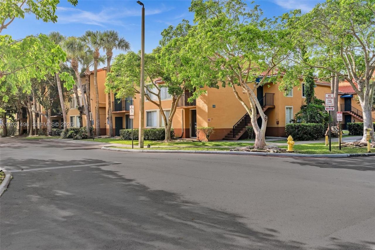10765 Cleary Blvd , Unit 104, Plantation, FL 33324 Photo