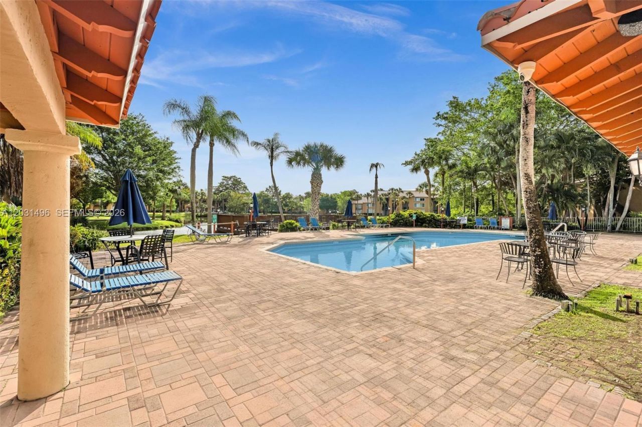 10765 Cleary Blvd , Unit 104, Plantation, FL 33324 Photo