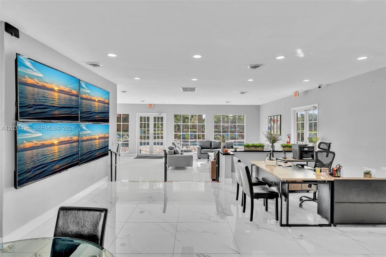 10765 Cleary Blvd , Unit 104, Plantation, FL 33324 Photo