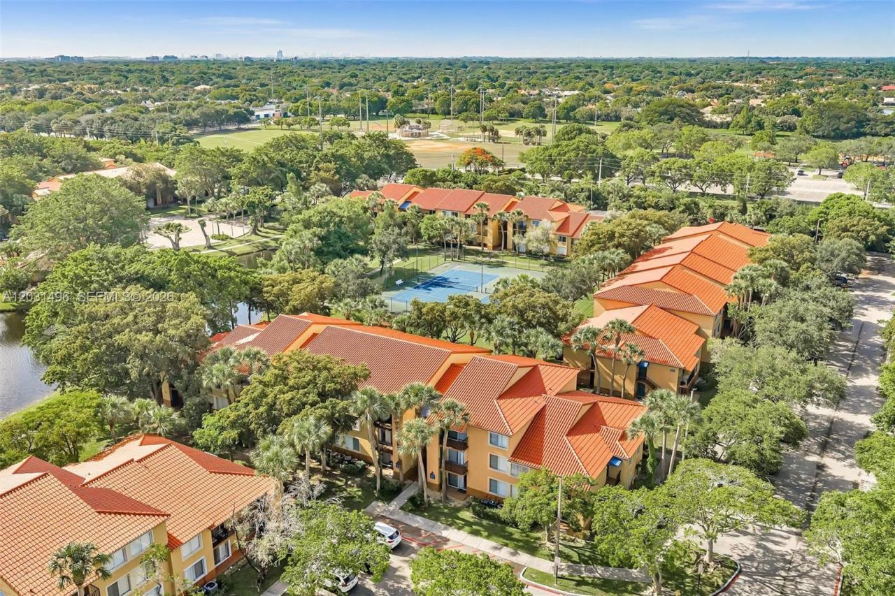 10765 Cleary Blvd , Unit 104, Plantation, FL 33324 Photo