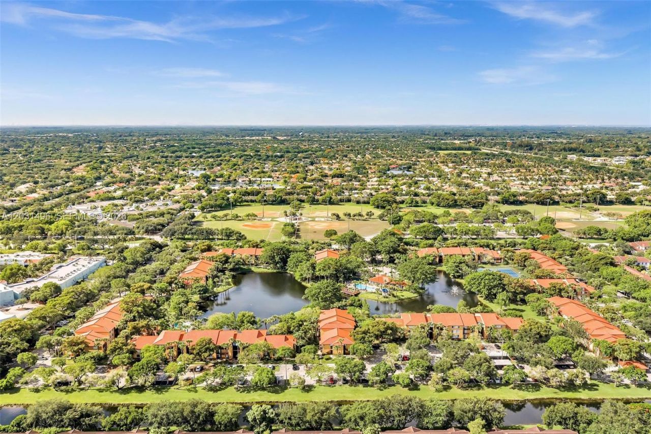 10765 Cleary Blvd , Unit 104, Plantation, FL 33324 Photo