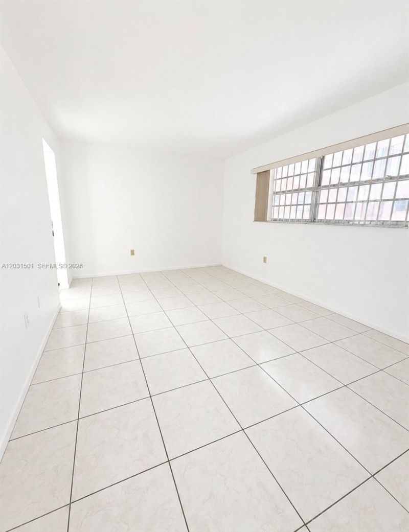 13701 Kendale Lakes Cir , Unit B-308, Miami, FL 33183 Photo