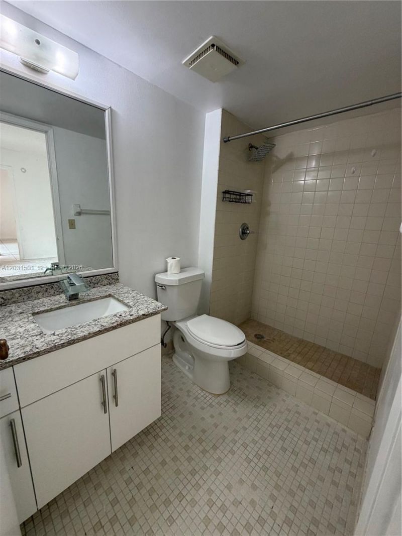 13701 Kendale Lakes Cir , Unit B-308, Miami, FL 33183 Photo