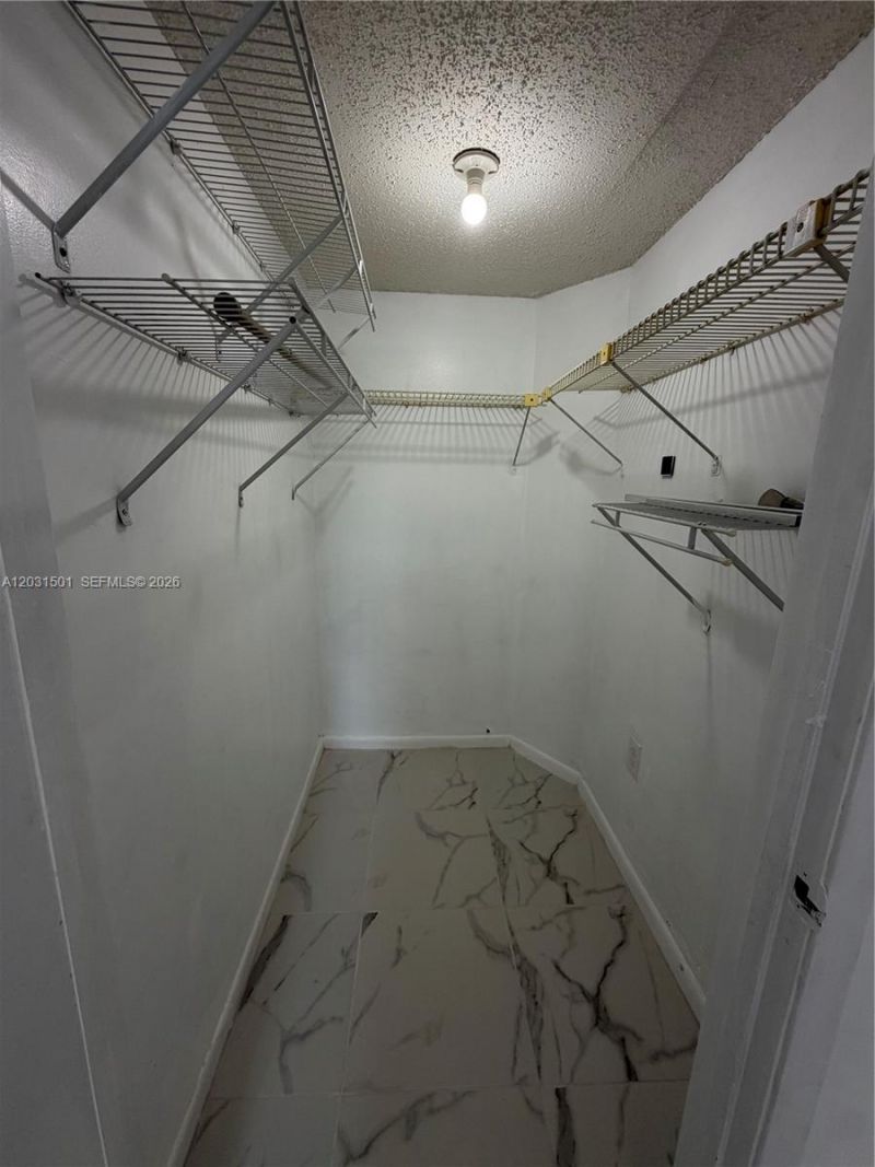 13701 Kendale Lakes Cir , Unit B-308, Miami, FL 33183 Photo