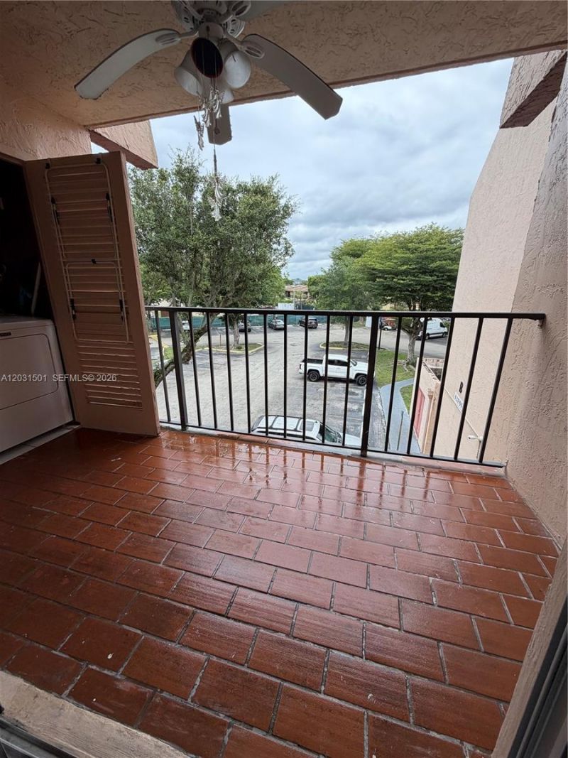 13701 Kendale Lakes Cir , Unit B-308, Miami, FL 33183 Photo