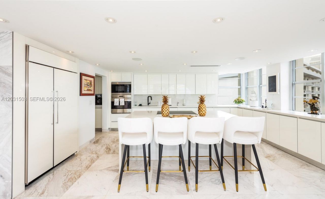 5660 Collins Ave , Unit 14C, Miami Beach, FL 33140 Photo