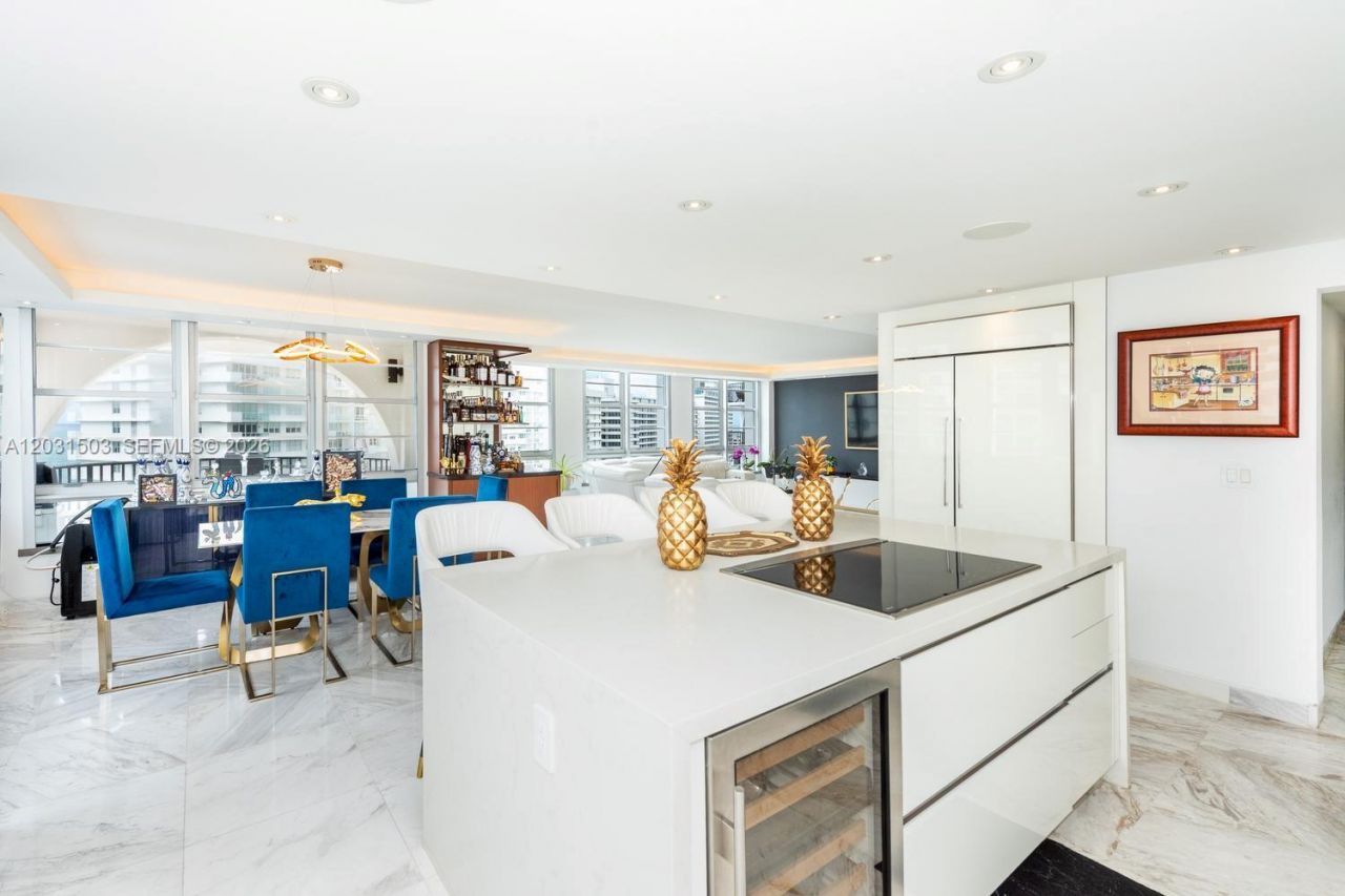 5660 Collins Ave , Unit 14C, Miami Beach, FL 33140 Photo