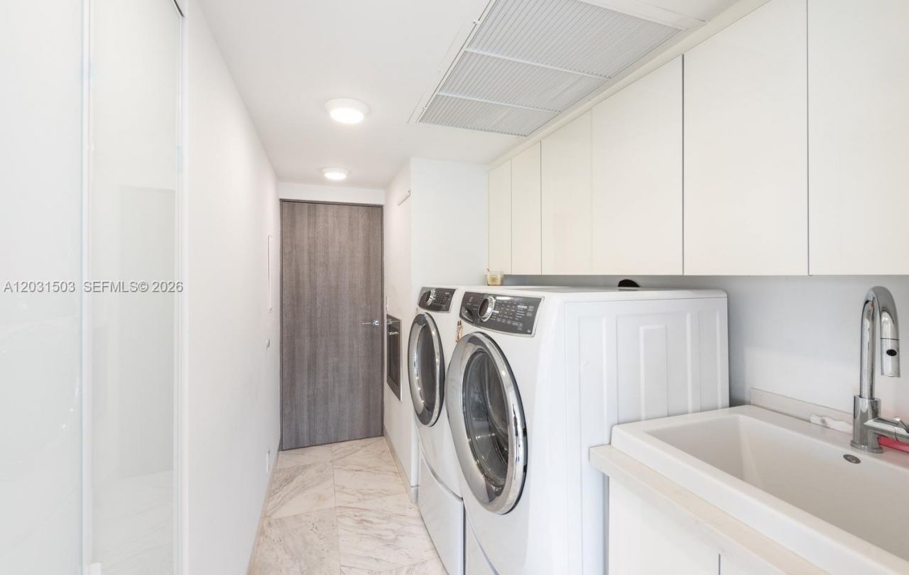 5660 Collins Ave , Unit 14C, Miami Beach, FL 33140 Photo