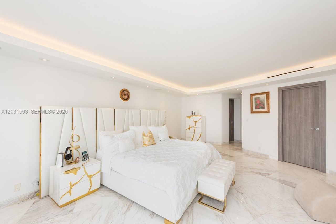 5660 Collins Ave , Unit 14C, Miami Beach, FL 33140 Photo