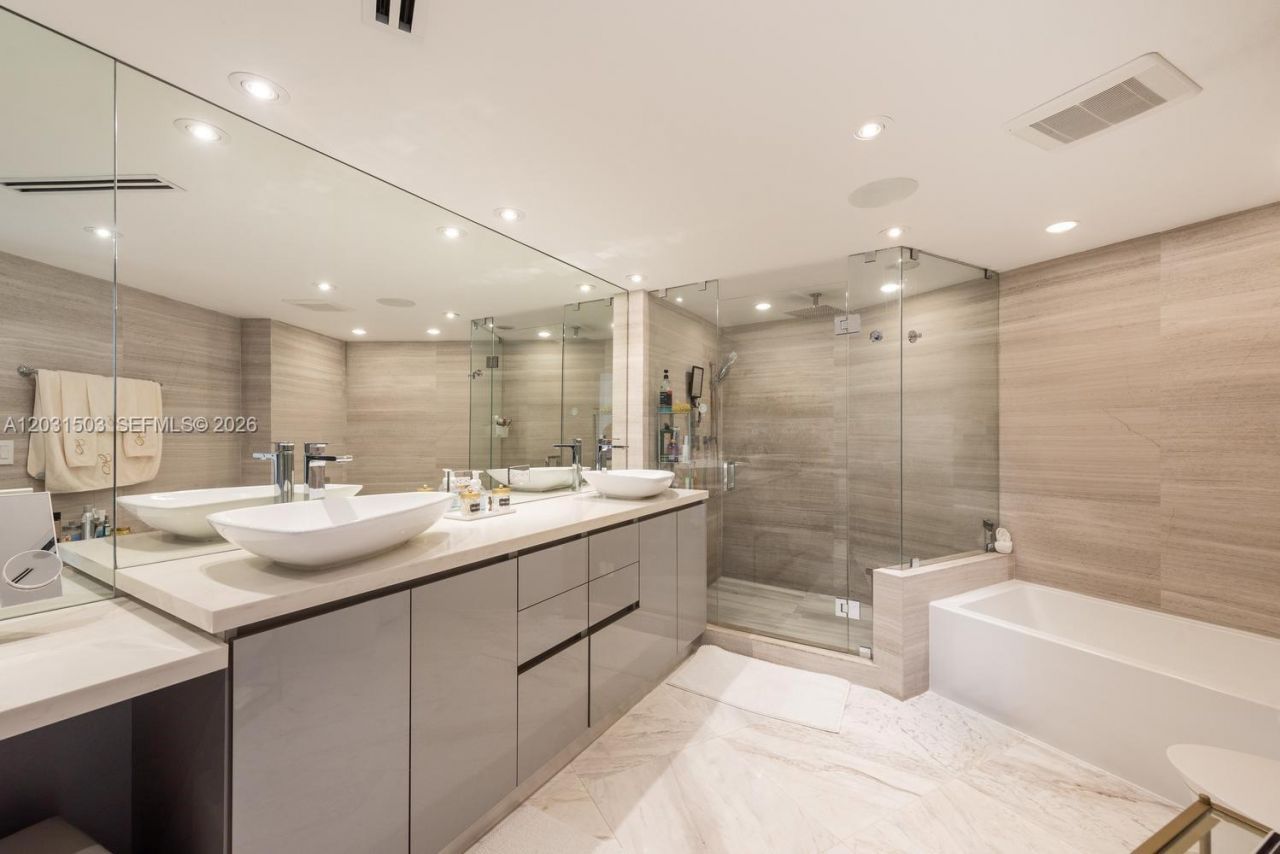 5660 Collins Ave , Unit 14C, Miami Beach, FL 33140 Photo