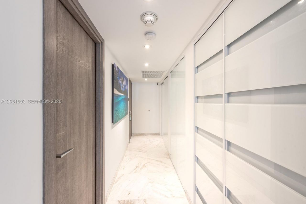 5660 Collins Ave , Unit 14C, Miami Beach, FL 33140 Photo