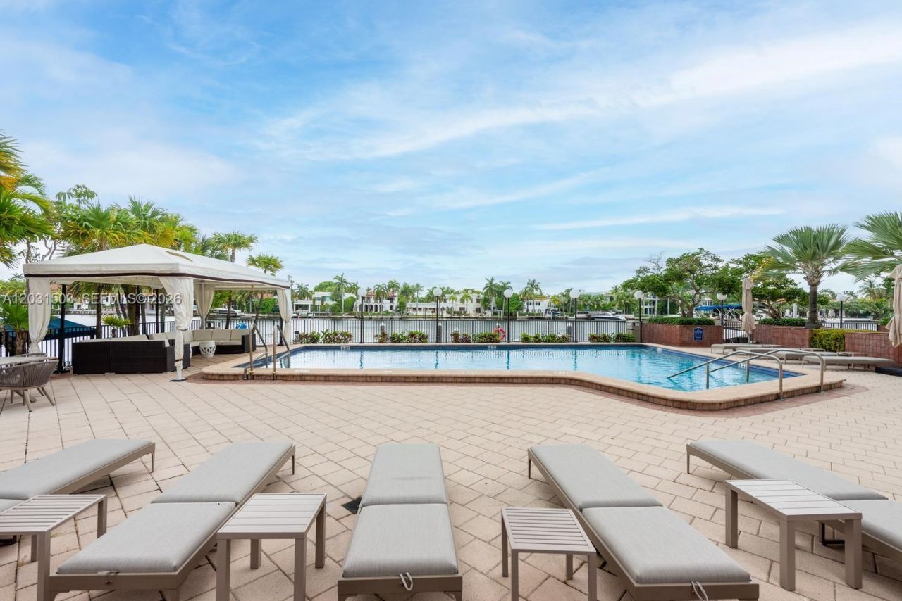 5660 Collins Ave , Unit 14C, Miami Beach, FL 33140 Photo