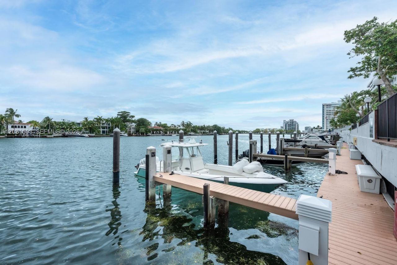 5660 Collins Ave , Unit 14C, Miami Beach, FL 33140 Photo
