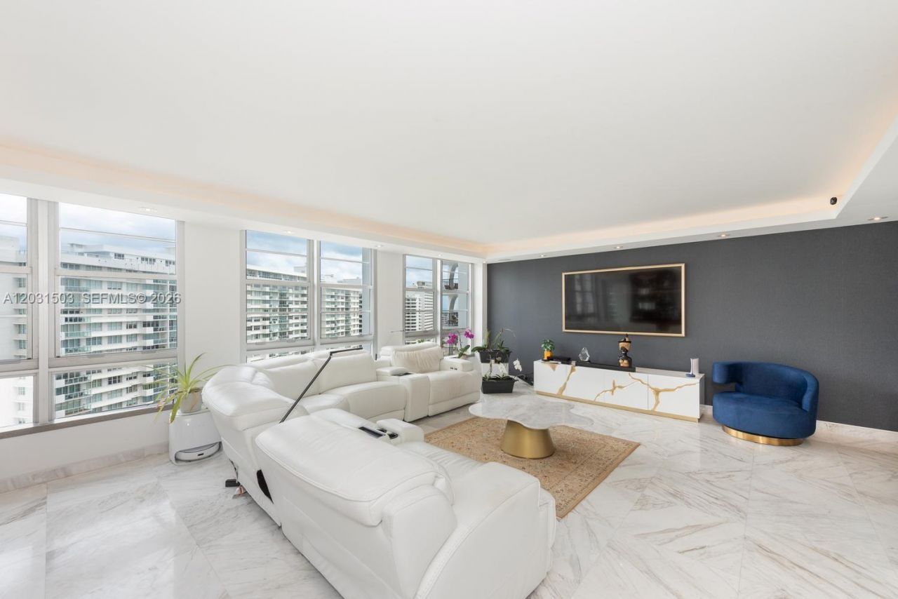 5660 Collins Ave , Unit 14C, Miami Beach, FL 33140 Photo
