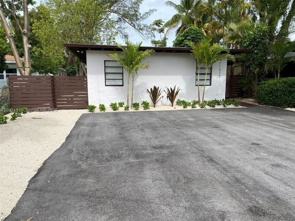 11310 Peachtree Dr , Miami, FL 33161