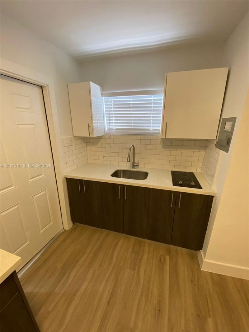 11310 Peachtree Dr , Miami, FL 33161 Photo