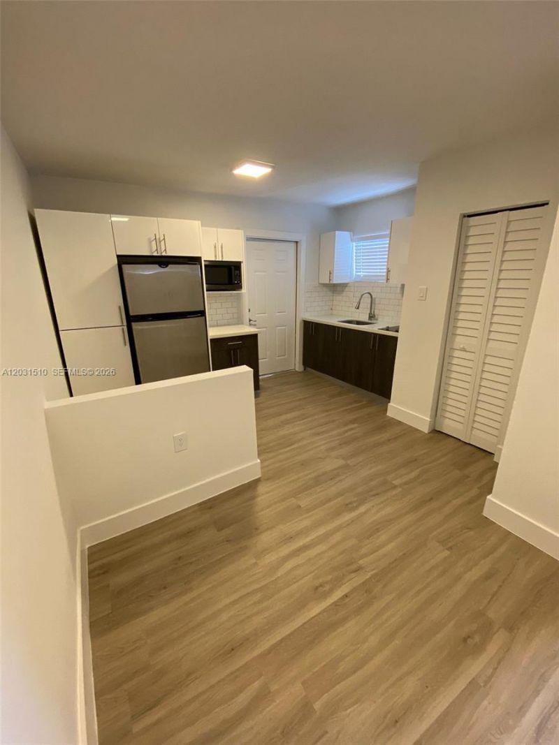 11310 Peachtree Dr , Miami, FL 33161 Photo