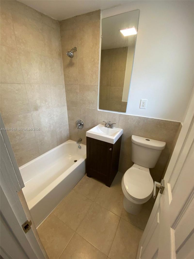 11310 Peachtree Dr , Miami, FL 33161 Photo