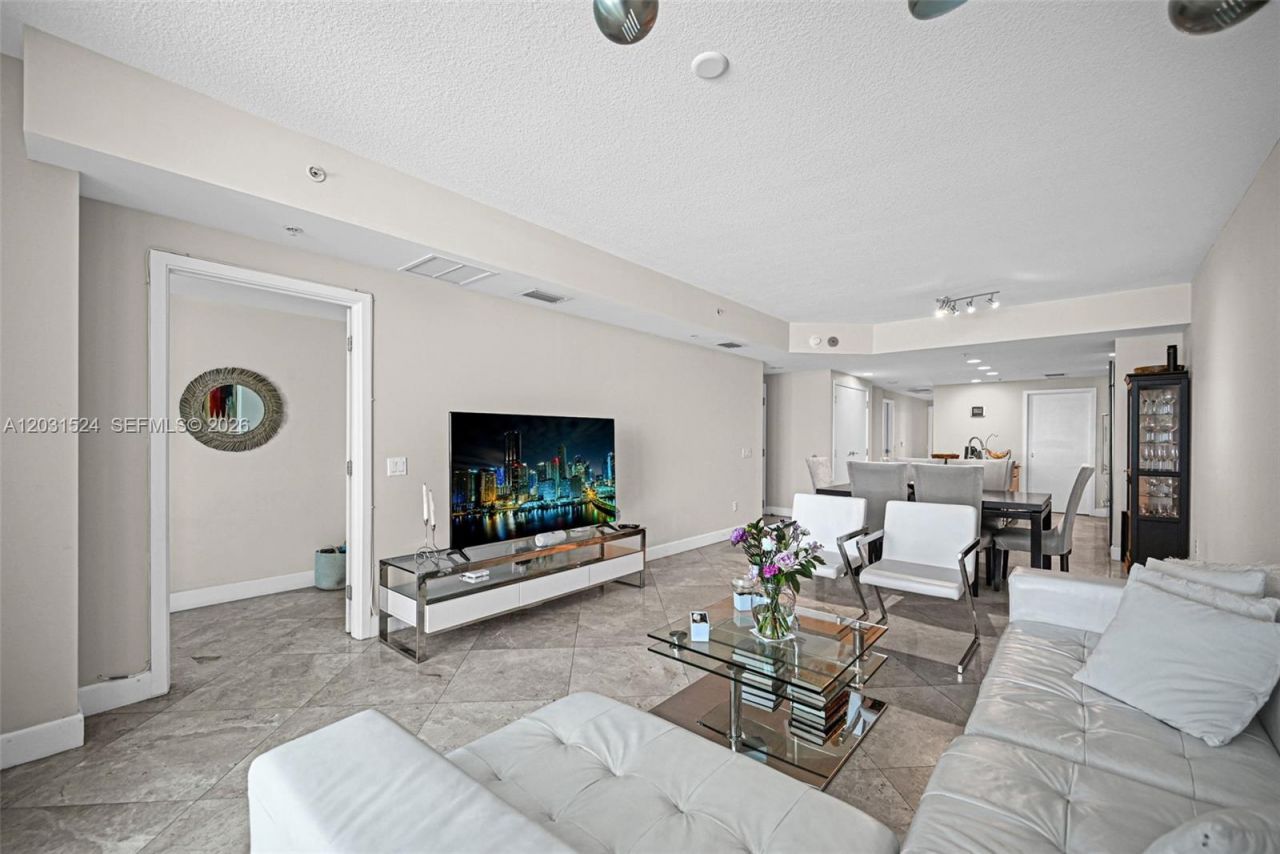3801 Collins Ave , Unit 1102, Miami Beach, FL 33140 Photo