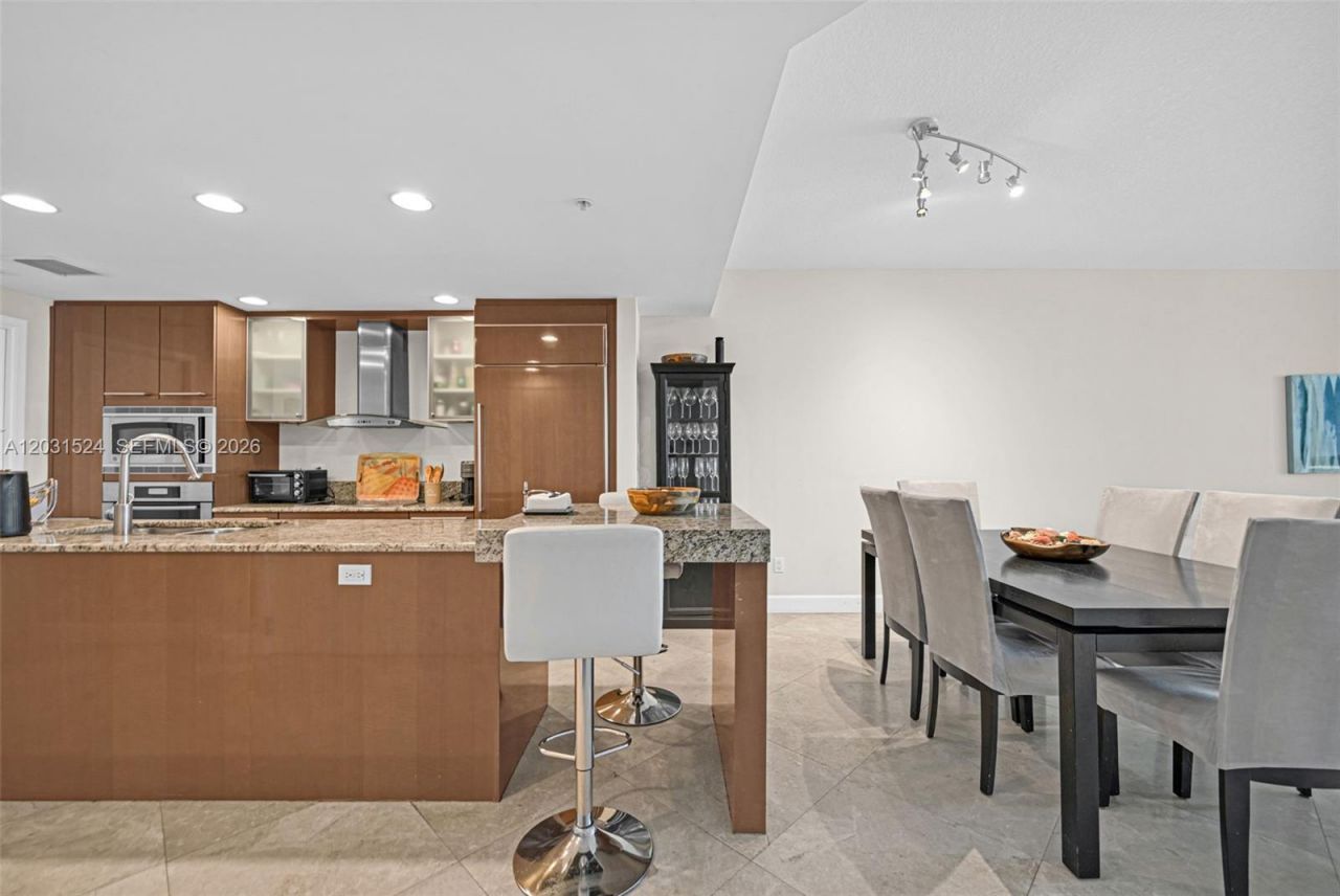 3801 Collins Ave , Unit 1102, Miami Beach, FL 33140 Photo