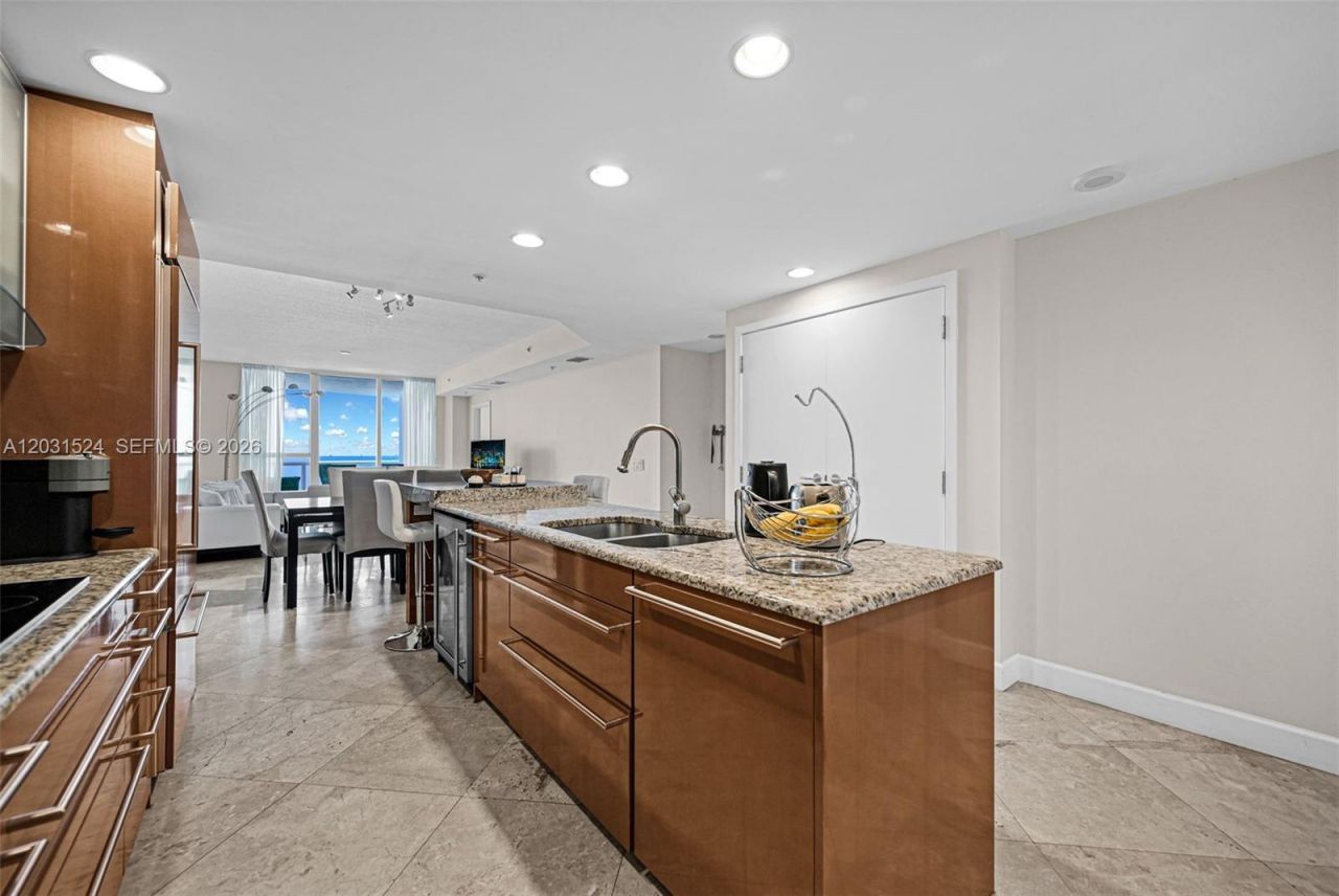 3801 Collins Ave , Unit 1102, Miami Beach, FL 33140 Photo