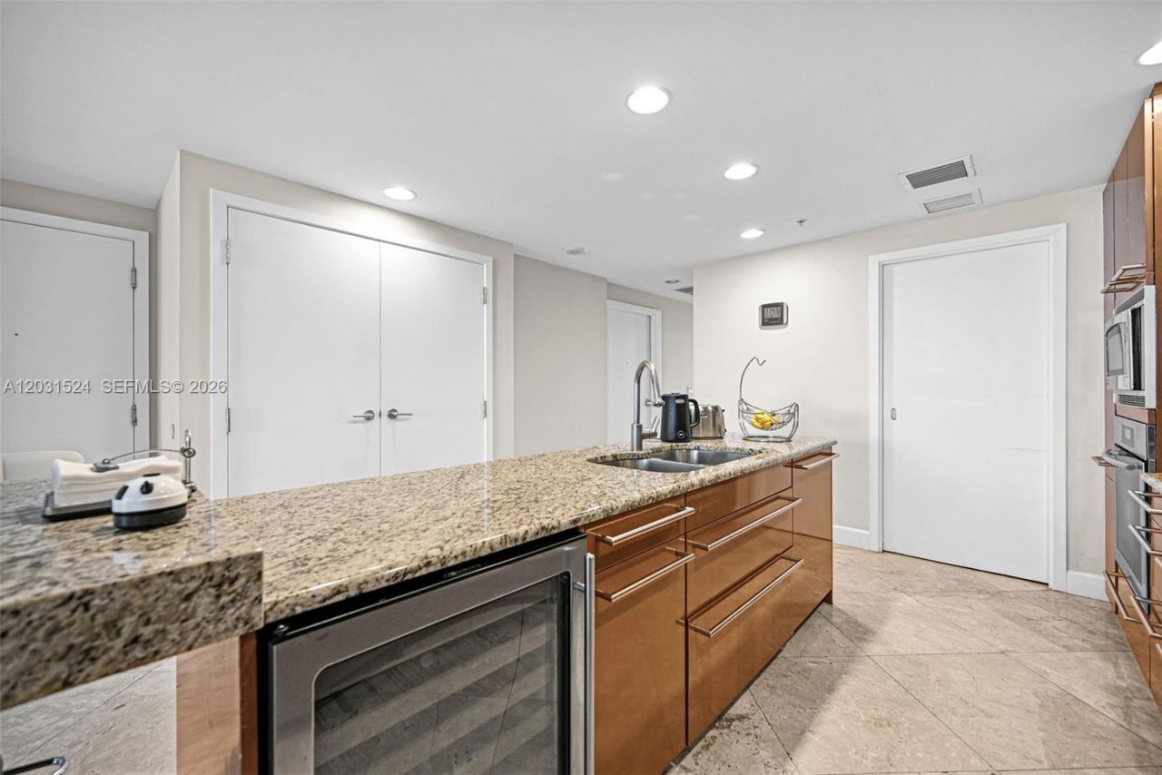 3801 Collins Ave , Unit 1102, Miami Beach, FL 33140 Photo