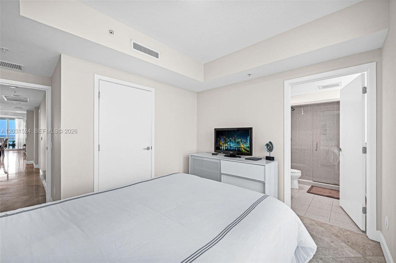 3801 Collins Ave , Unit 1102, Miami Beach, FL 33140 Photo